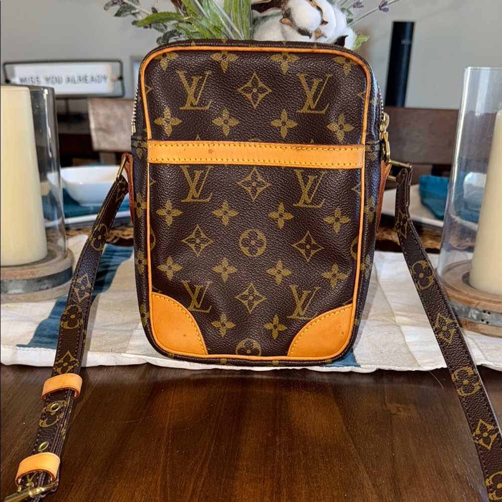 Sold ❌❌❌Authentic Louis Vuitton Danube